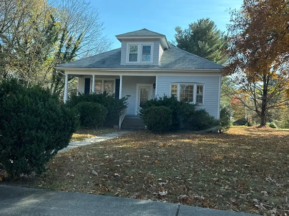 203 W 3rd St, Mineral, VA 23117