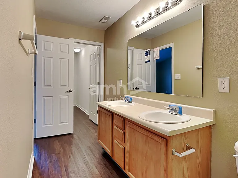 4704 Ashfield Dr — Photo 13