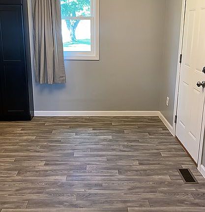 5th image of 606 W 15th St