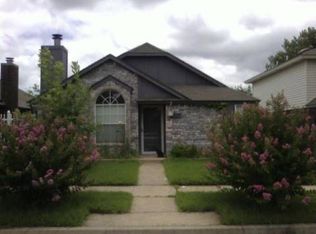 2122 Lakecrest Dr, Moore, OK 73170