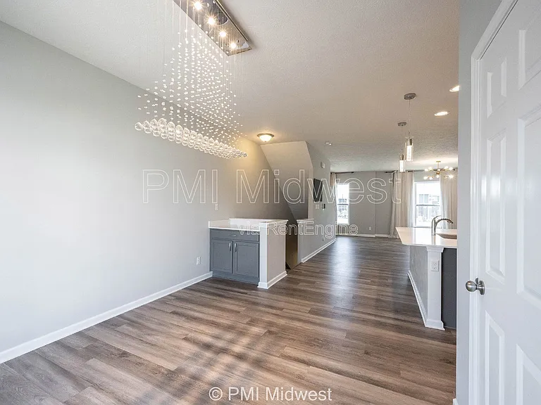 2952 W New York St — Photo 23