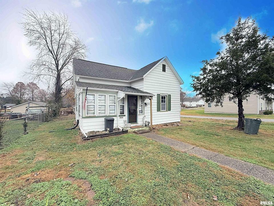 1st image of 820 S 10th St