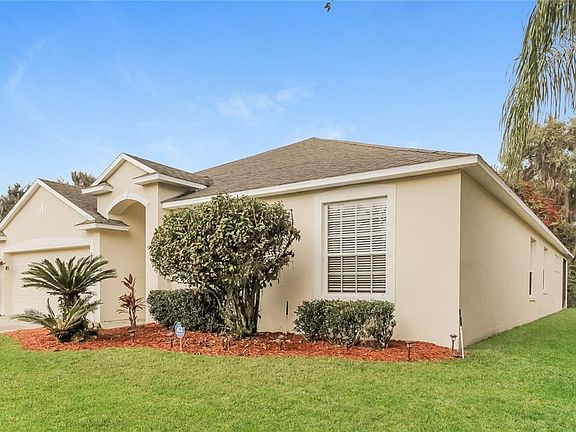 3rd image of 2114 THE OAKS BOULEVARD