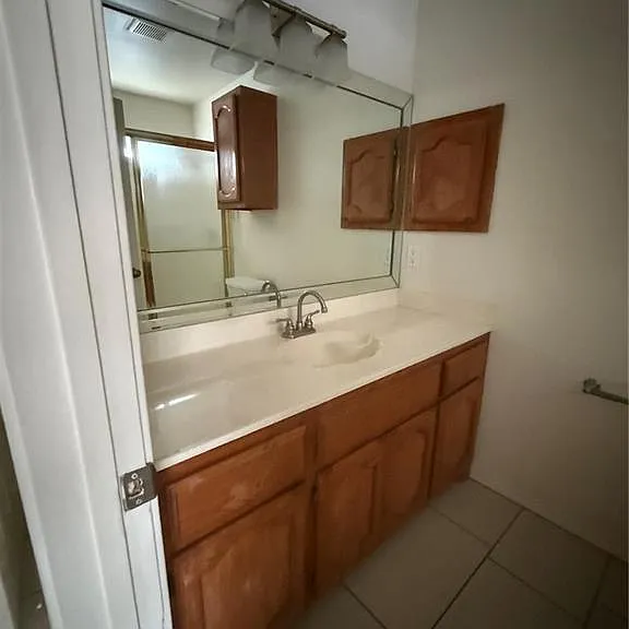 1916 Summer Breeze Rd #B — Photo 9
