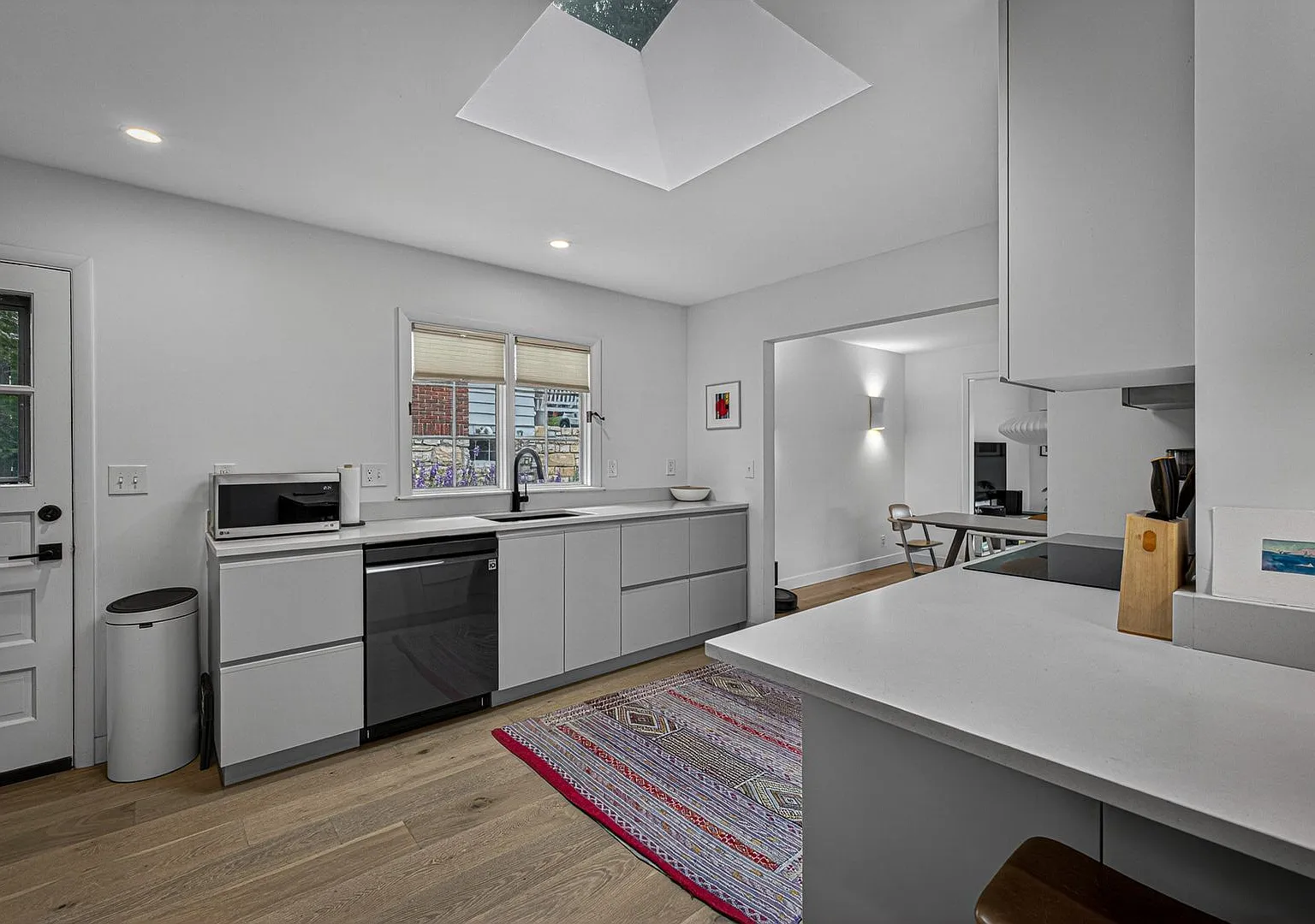 3 bedroom home in the Westwood neighborhood — Photo 2