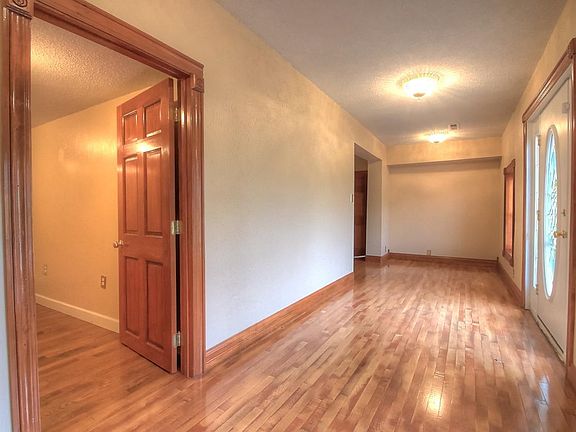 4th image of 207 McWhorter St