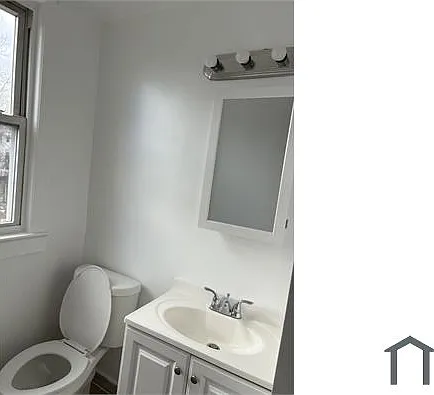 3 bed, 9999 sqft, $2,100 — Photo 4