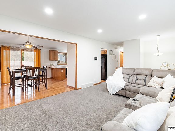 4th image of 7824 S 70th St