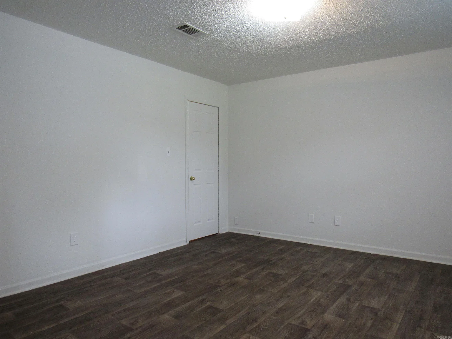 613 Hamburg Street - 1 — Photo 2