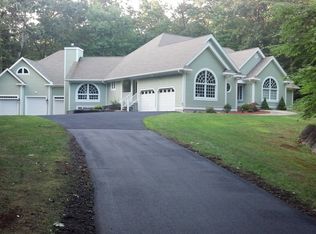 12 Lisa Dr, Monroe, CT 06468