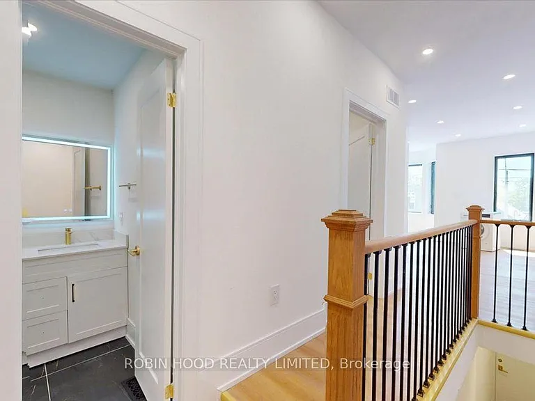 239 Christie St #2 — Photo 4
