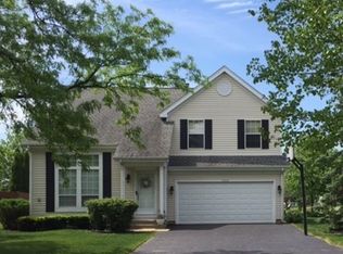 2065 Wildwood Ln, Hanover Park, IL 60133