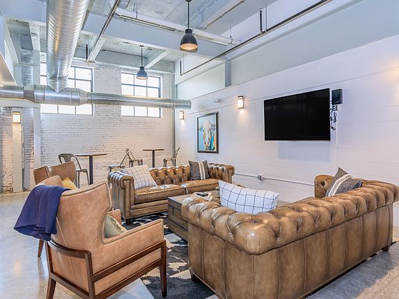 3rd image of 1031 Maryland Ave #426