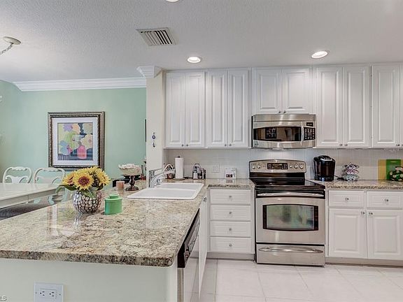 3rd image of 28584 Alessandria Cir