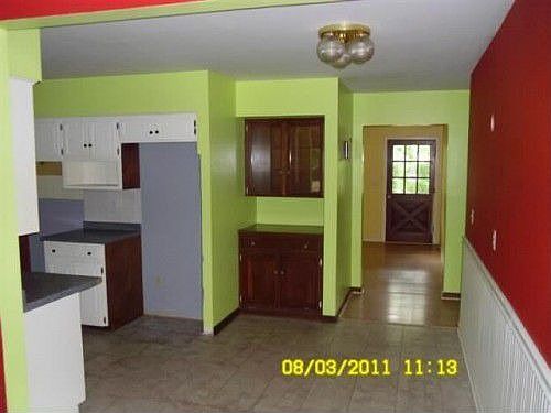 2nd image of 3423 Grand River Dr NE