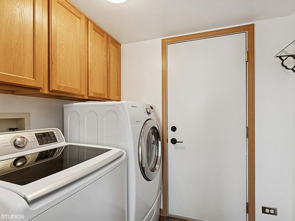3rd image of 261 E Camden Ln