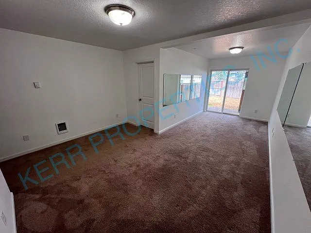 12996 SE 155th Ave — Photo 22