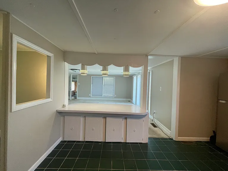 289 S Williams St — Photo 6