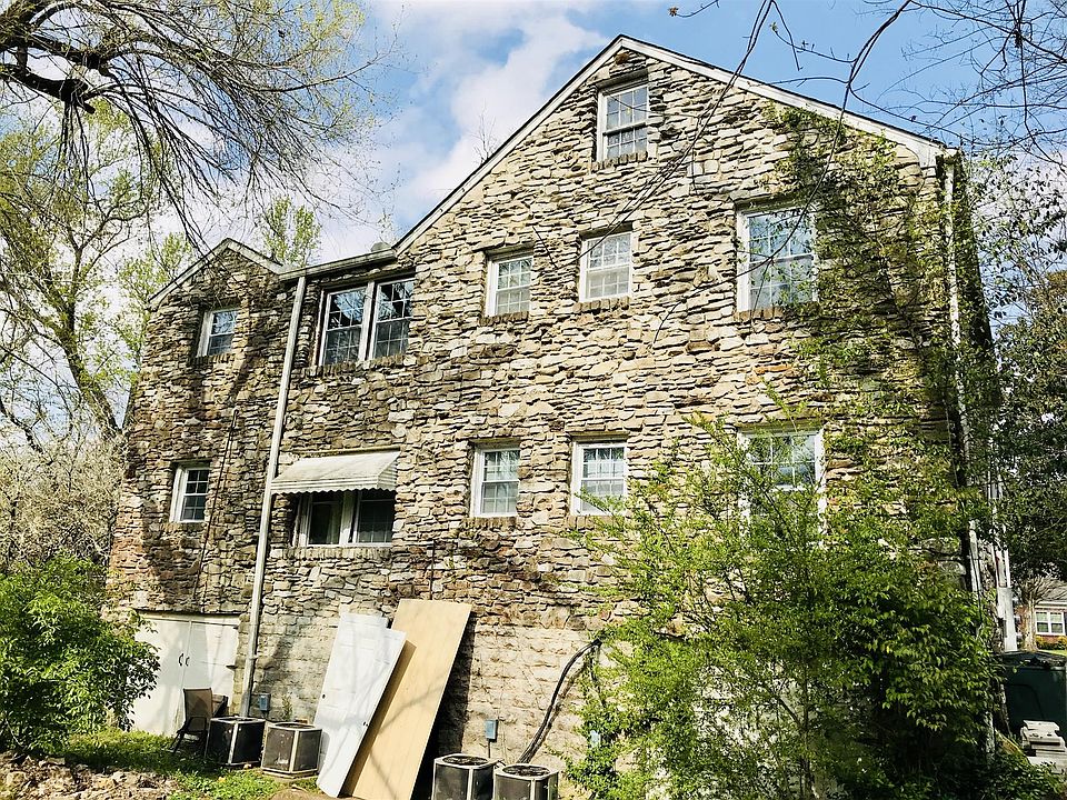 2nd image of 230 N Hume Ave #228