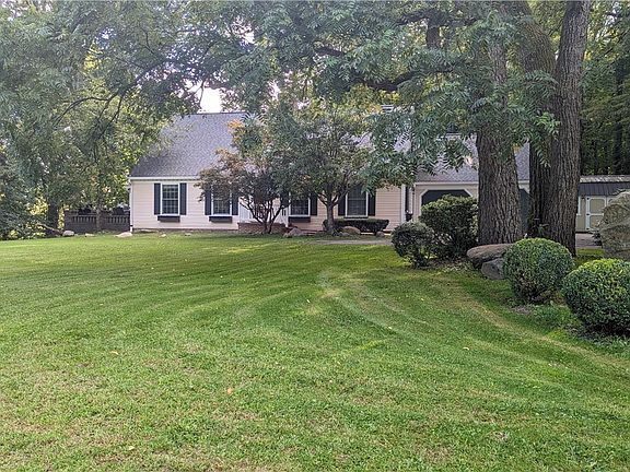 2nd image of 38284 Dodds Hill Dr