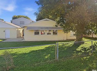 1150 Sunset Dr, East Peoria, IL 61611