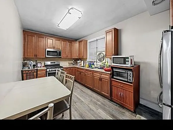 1074 E 12th St, Brooklyn, NY 11230