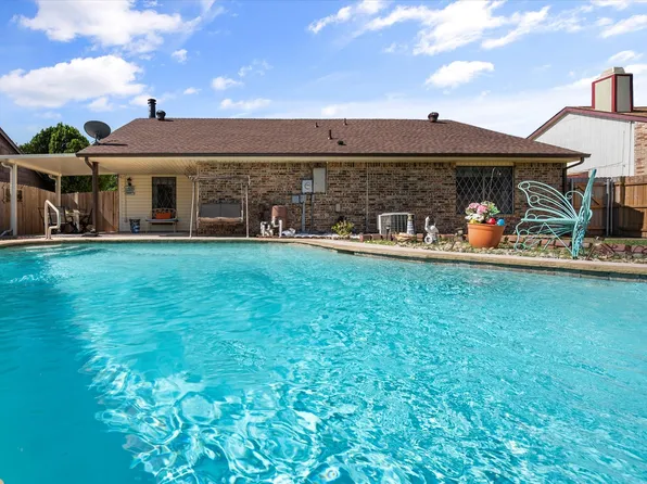 2409 Edinburgh St, Arlington, TX 76018