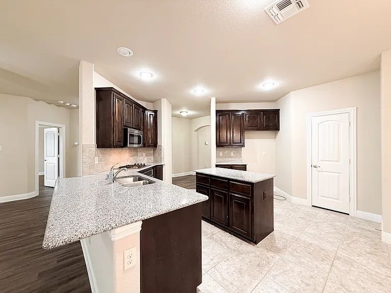 126 Wilmington Dr — Photo 14