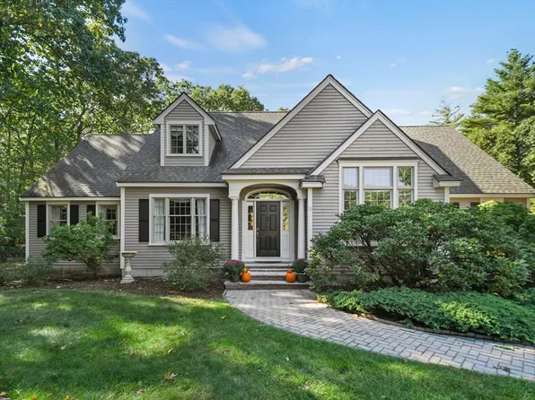 18 Hood Farm Rd, Ipswich, MA 01938