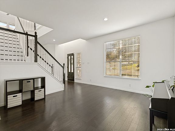 5th image of 2402 Encino Cedros