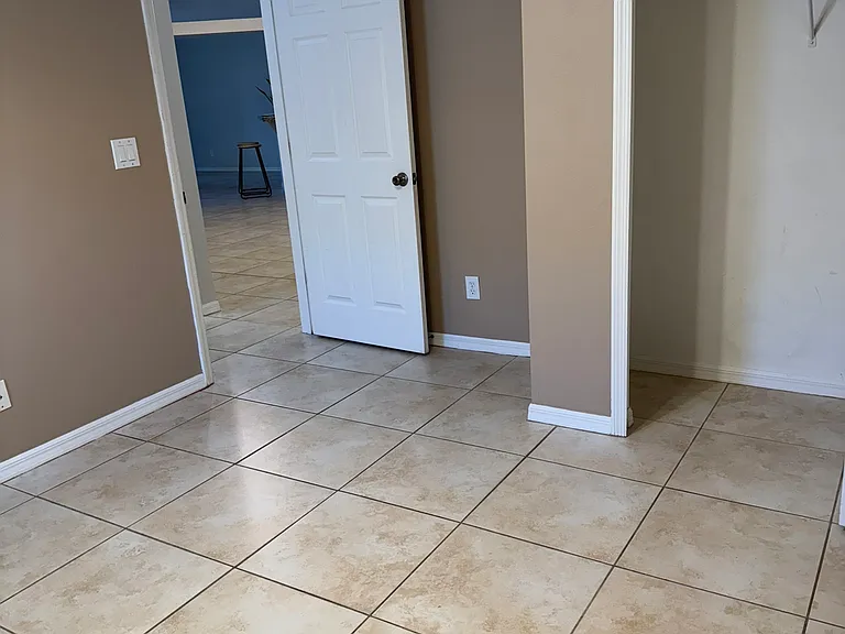 4058 Wilkes Dr — Photo 13