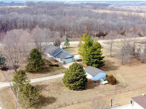 12045 Clarke Trl, Carlisle, IA 50047