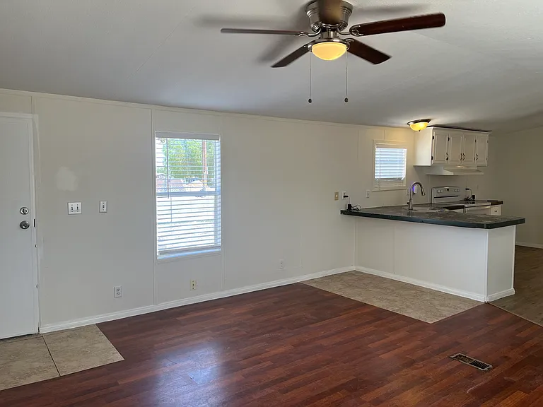 22225 Ellis Ave — Photo 8