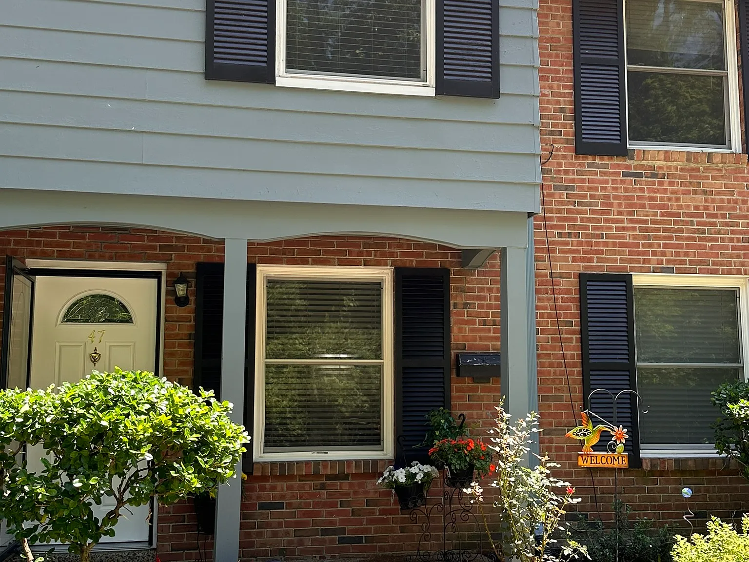 3 bed, 1382 sqft, $2,400 — Photo 1