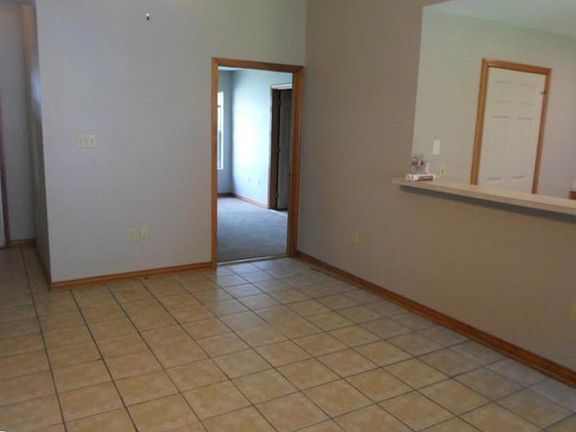 5th image of 1751 Nellie Dr