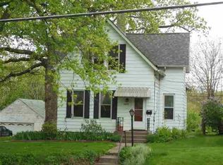 1215 3rd St, Moline, IL 61265