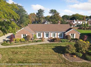 943 Applegate Ln, East Lansing, MI 48823