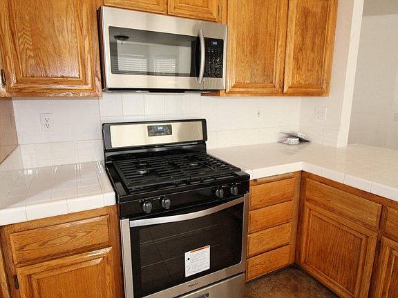 5th image of 22709 Parkham St