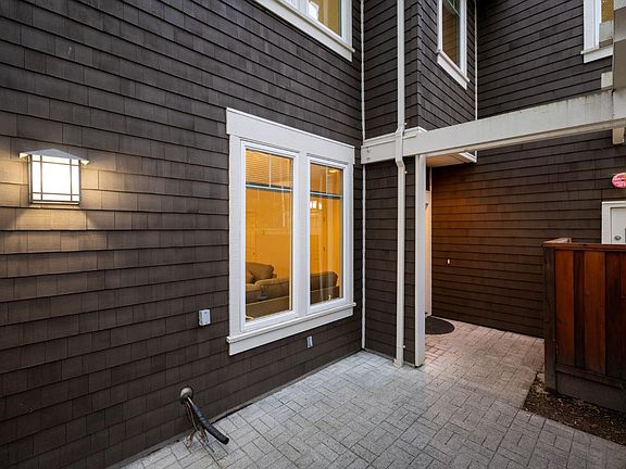 5th image of 7942 Scriver Court