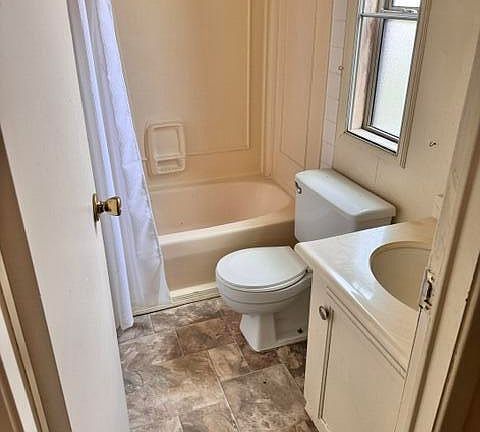 4th image of 2575 E COWAN Lane