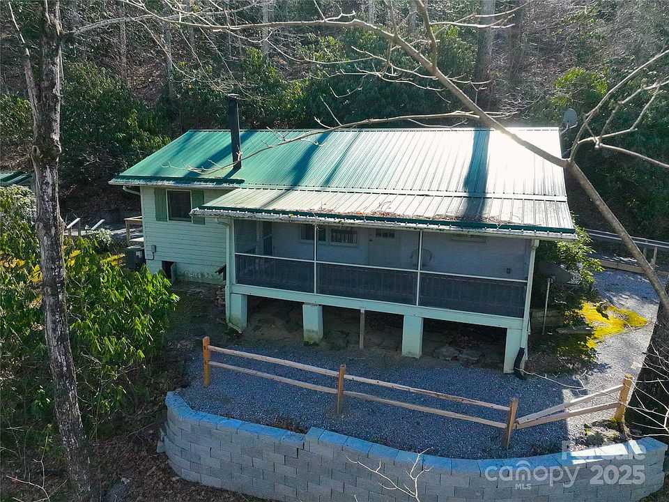 1st image of 595 Forest Dr