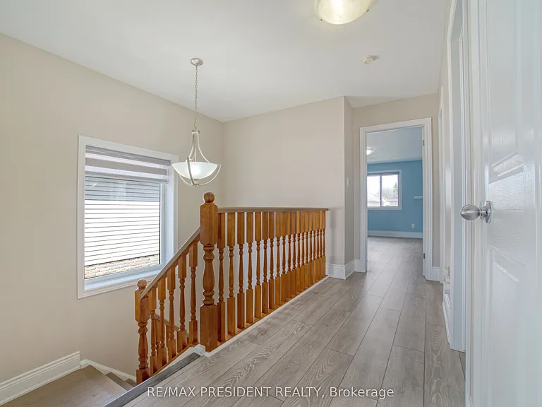 1565 Mickleborough Ct — Photo 18