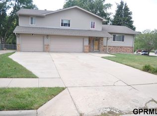 14049 Pierce St, Omaha, NE 68144