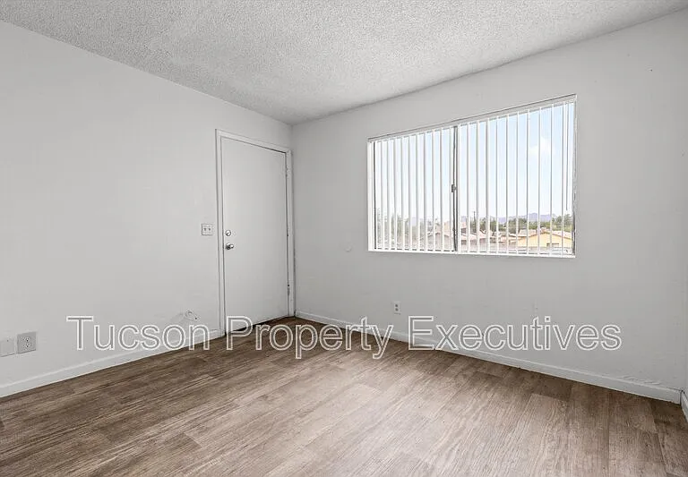 319 E Mohave Rd #206 — Photo 6