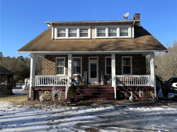 1825 Needham Dr, Victoria, VA 23974