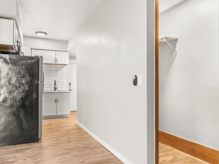 1216 Williamson St — Photo 13