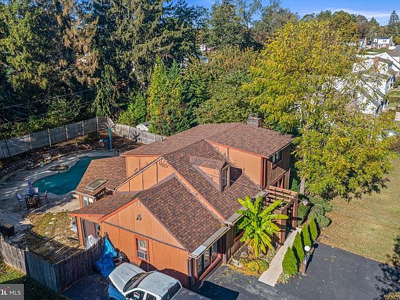 2nd image of 2606 Springfield Rd