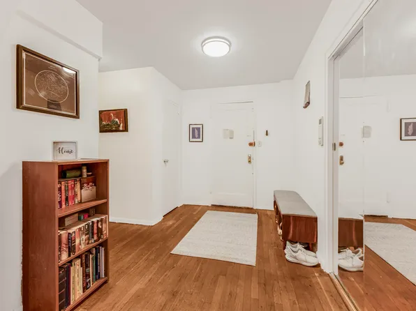 2860 Bailey Avenue image 7 of 19