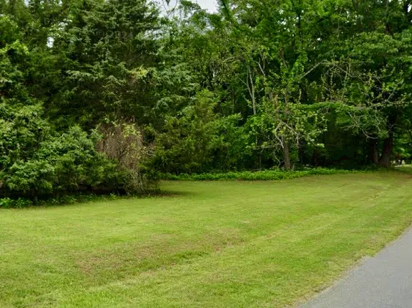 18 Walnut Run Dr, Hardy, VA 24101