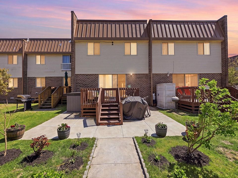 1st image of 808 Dudley Ct